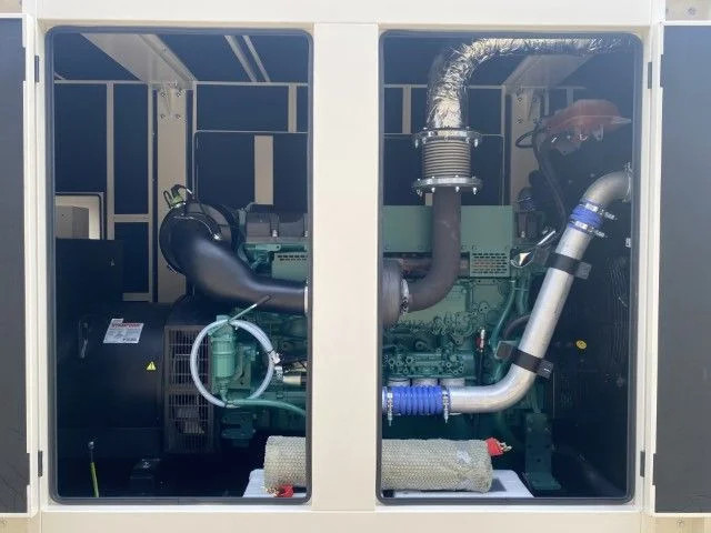 Volvo TAD 1642 GE Stamford 650 kVA Supersilent generatorset New ! - Gerador elétrico: foto 2 Volvo TAD 1642 GE Stamford 650 kVA Supersilent generatorset New ! - Gerador elétrico: foto 2