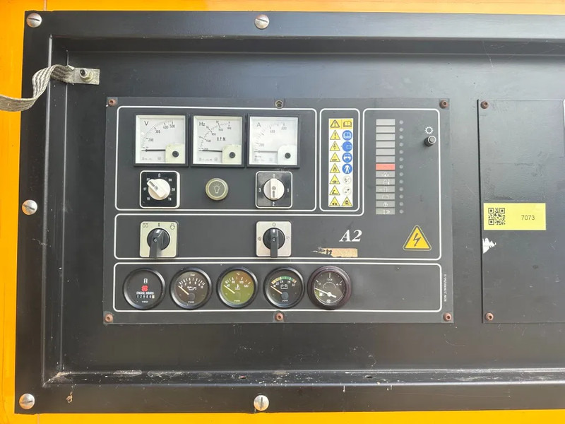 Volvo TWD 1210 G SDMO Leroy Somer 300 kVA Silent generatorset - Gerador elétrico: foto 4 Volvo TWD 1210 G SDMO Leroy Somer 300 kVA Silent generatorset - Gerador elétrico: foto 4