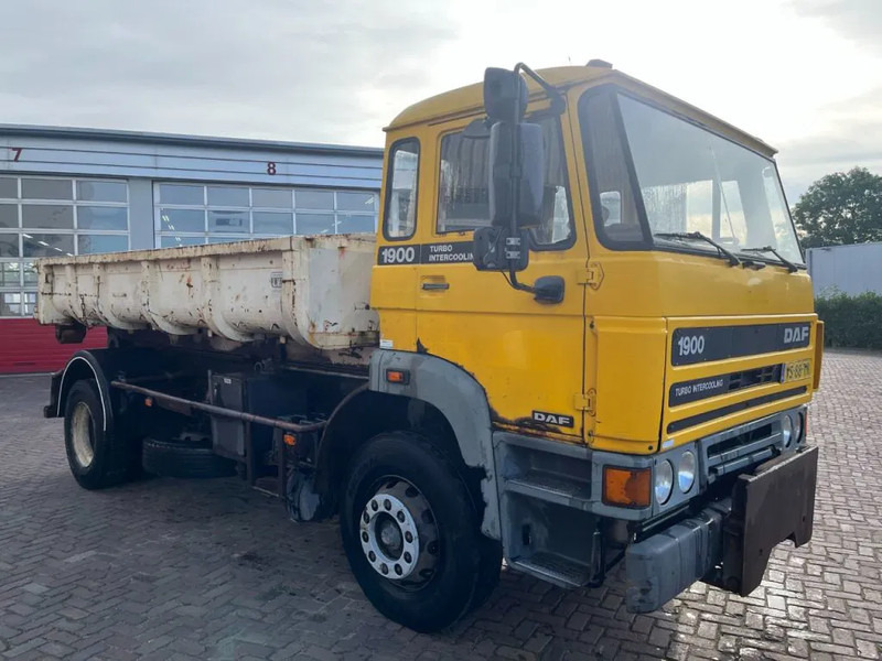 DAF 1900 F HAAKARM - Camião transportador de contêineres/ Caixa móvel: foto 3 DAF 1900 F HAAKARM - Camião transportador de contêineres/ Caixa móvel: foto 3