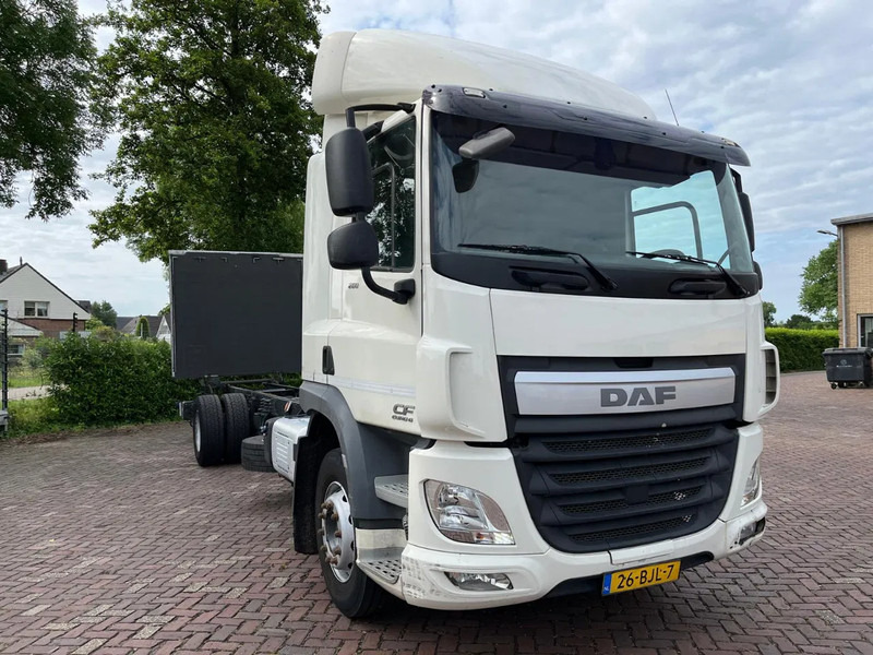 DAF CF 260 CF 260 FA CHASSIS CABINE EURO 6 - Camião chassi: foto 4 DAF CF 260 CF 260 FA CHASSIS CABINE EURO 6 - Camião chassi: foto 4