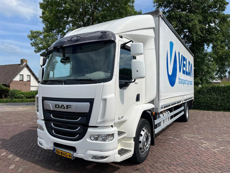 DAF CF 320 FA - Camião furgão: foto 2 DAF CF 320 FA - Camião furgão: foto 2