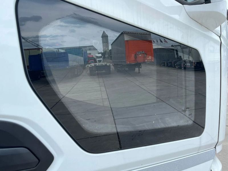 Camião furgão DAF XD 340 FAN 6x2: foto 17