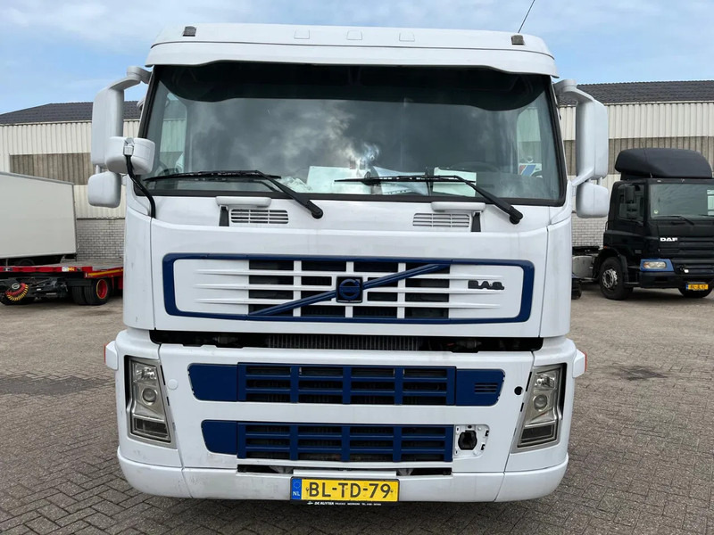Volvo FM 9 MOTOR DEFECT (motor start wel maar kan niet rijden) - Tractor: foto 3 Volvo FM 9 MOTOR DEFECT (motor start wel maar kan niet rijden) - Tractor: foto 3