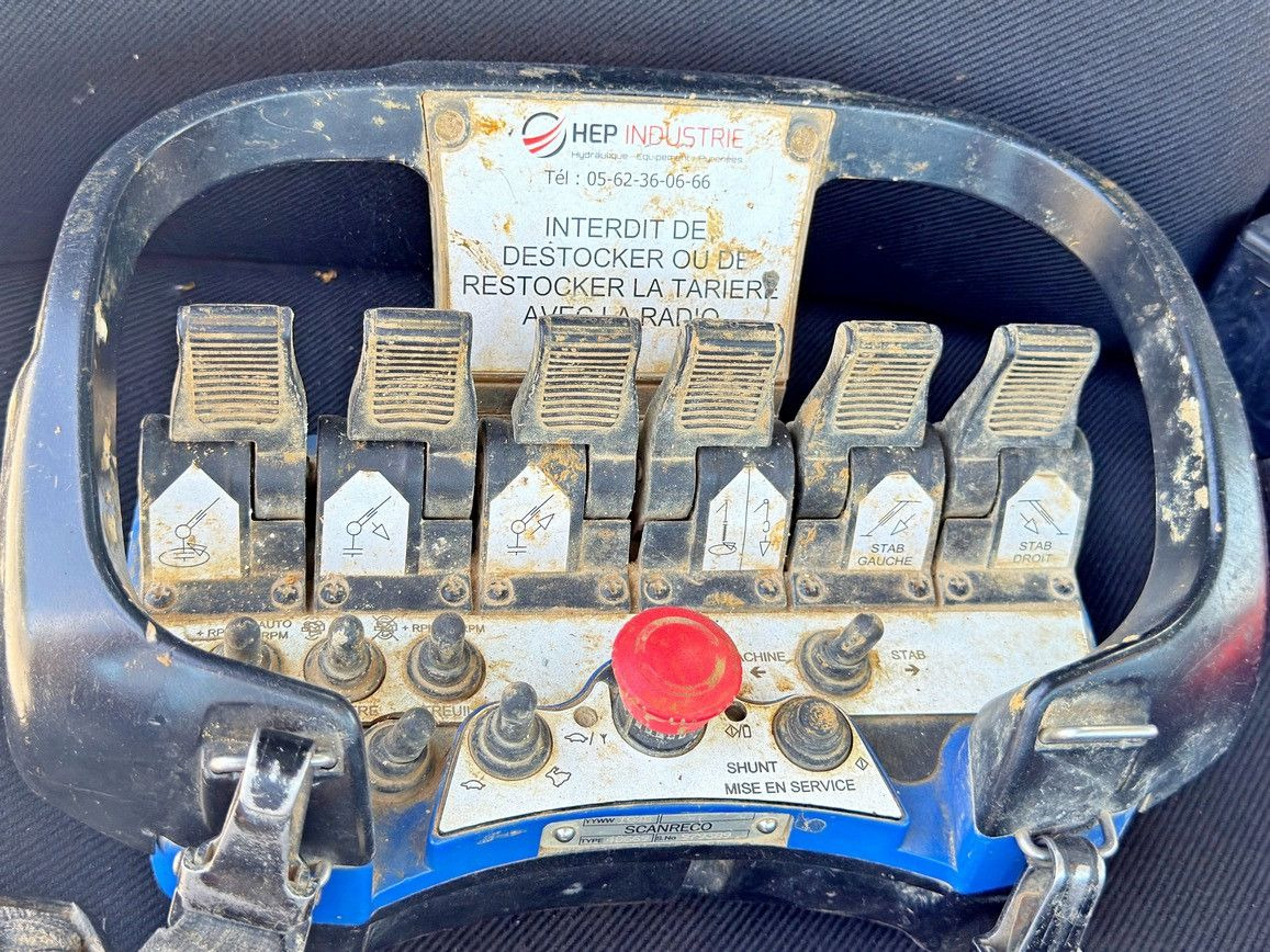 Camião, Camião grua Iveco Eurocargo 120E22 * Bohrgerät auf LKW + FUNK *TOP: foto 9