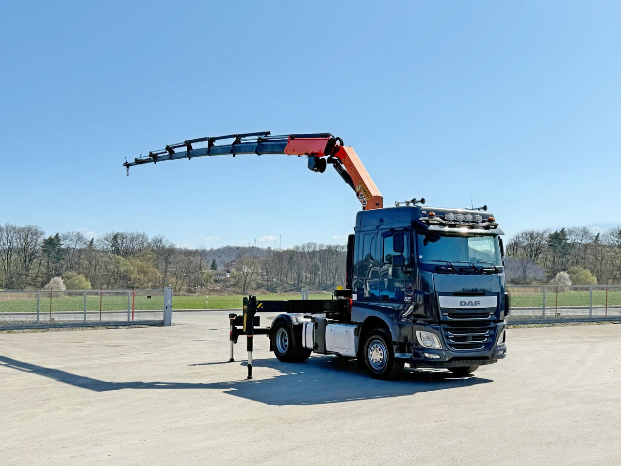 DAF XF 510 * Sattelzugmaschine * PK 33002-EH G+FUNK - Camião grua: foto 2 DAF XF 510 * Sattelzugmaschine * PK 33002-EH G+FUNK - Camião grua: foto 2