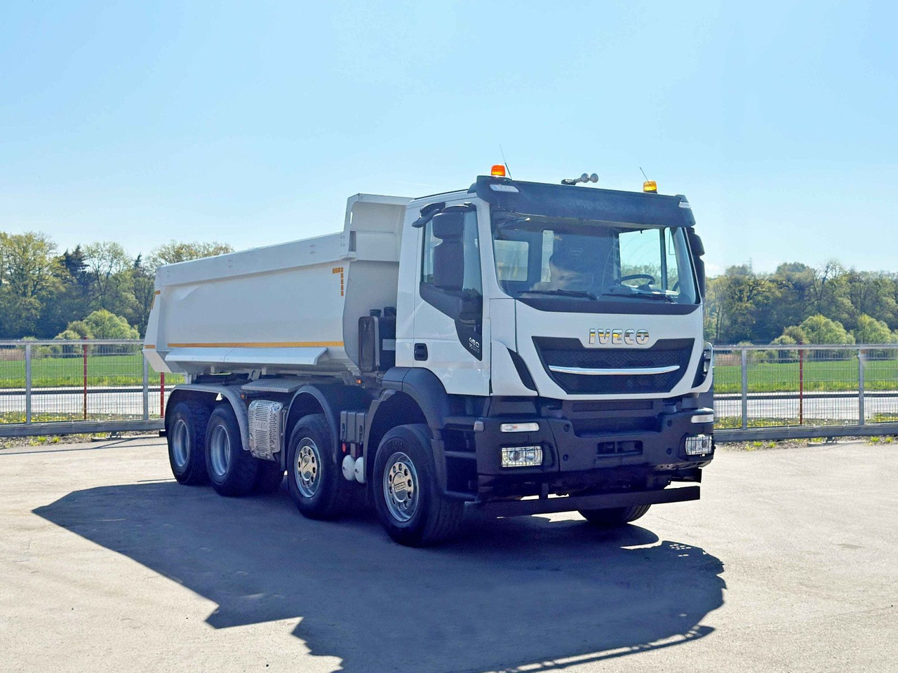 Iveco STRALIS X - WAY 460 * KIPPER * 8x4 * TOPZUSTAND - Camião basculante: foto 1 Iveco STRALIS X - WAY 460 * KIPPER * 8x4 * TOPZUSTAND - Camião basculante: foto 1