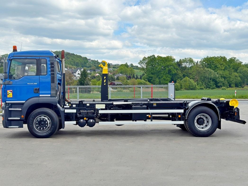 MAN TGA 18.310 Abrollkipper * Top Zustand! MAN TGA 18.310 Abrollkipper * Top Zustand! - Camião polibenne: foto 5 MAN TGA 18.310 Abrollkipper * Top Zustand! MAN TGA 18.310 Abrollkipper * Top Zustand! - Camião polibenne: foto 5