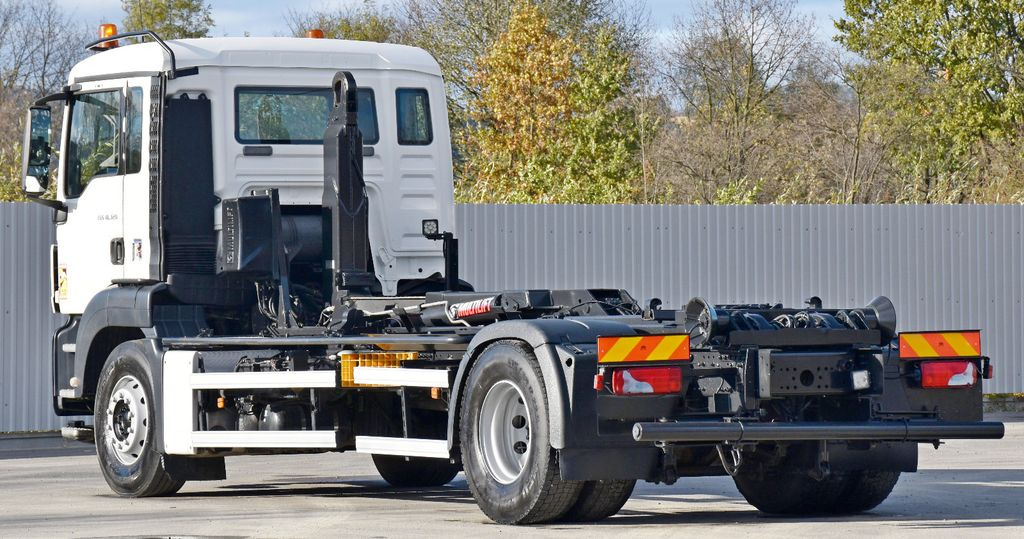 MAN TGS 18.320 Abrollkipper * Top Zustand! MAN TGS 18.320 Abrollkipper * Top Zustand! - Camião polibenne: foto 4 MAN TGS 18.320 Abrollkipper * Top Zustand! MAN TGS 18.320 Abrollkipper * Top Zustand! - Camião polibenne: foto 4