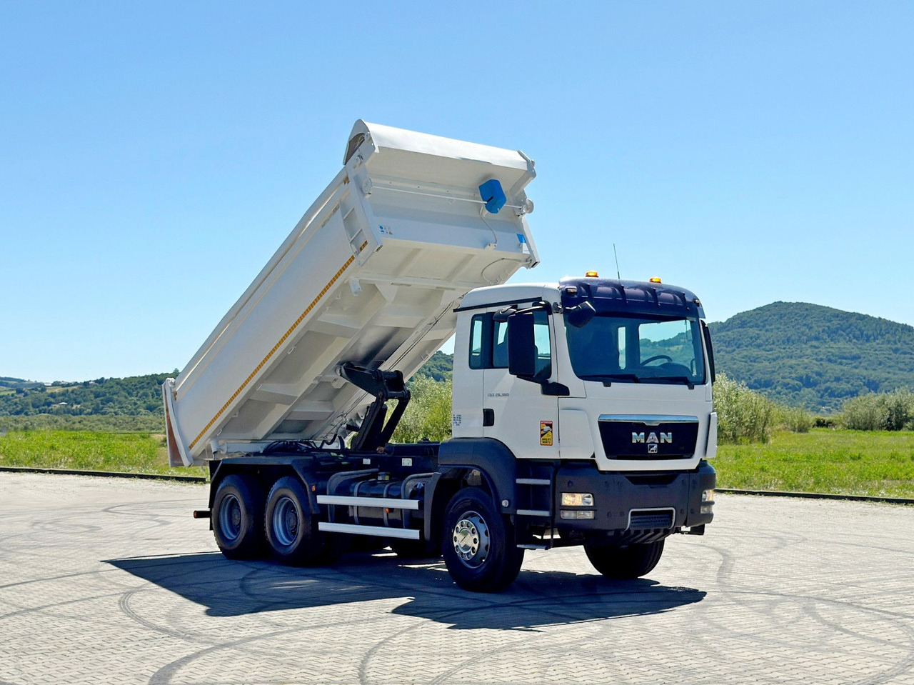MAN TGS 26.360 Kipper 5,20 m + BORDMATIC / 6x4 - Camião basculante, Camião grua: foto 1 MAN TGS 26.360 Kipper 5,20 m + BORDMATIC / 6x4 - Camião basculante, Camião grua: foto 1