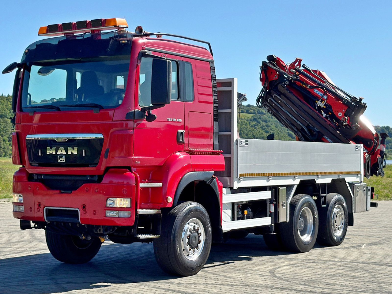 MAN TGS 28.480 * EFFER 255/5S + JIB 3S + FUNK * TOP - Camião grua: foto 4 MAN TGS 28.480 * EFFER 255/5S + JIB 3S + FUNK * TOP - Camião grua: foto 4