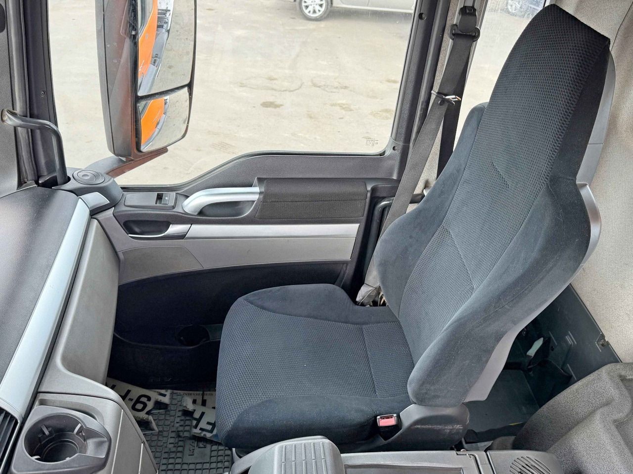 Camião basculante MAN TGS 35.360 KIPPER * 8x6 * TOPZUSTAND: foto 7