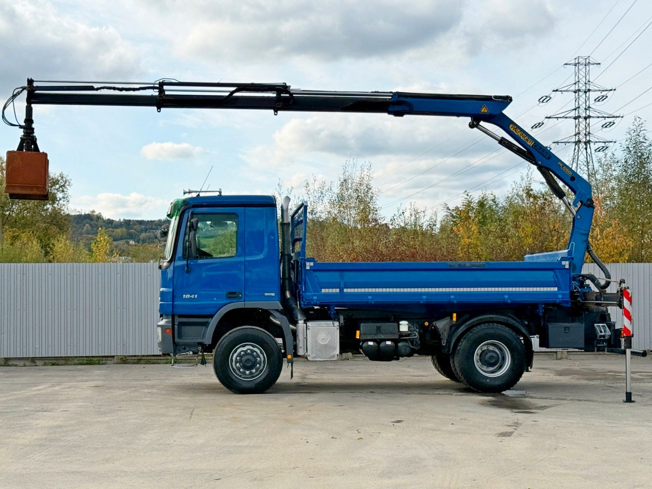 Mercedes-Benz ACTROS 1841 * PK 10501 + FUNK * TOP * 4x4 - Camião basculante, Camião grua: foto 5 Mercedes-Benz ACTROS 1841 * PK 10501 + FUNK * TOP * 4x4 - Camião basculante, Camião grua: foto 5