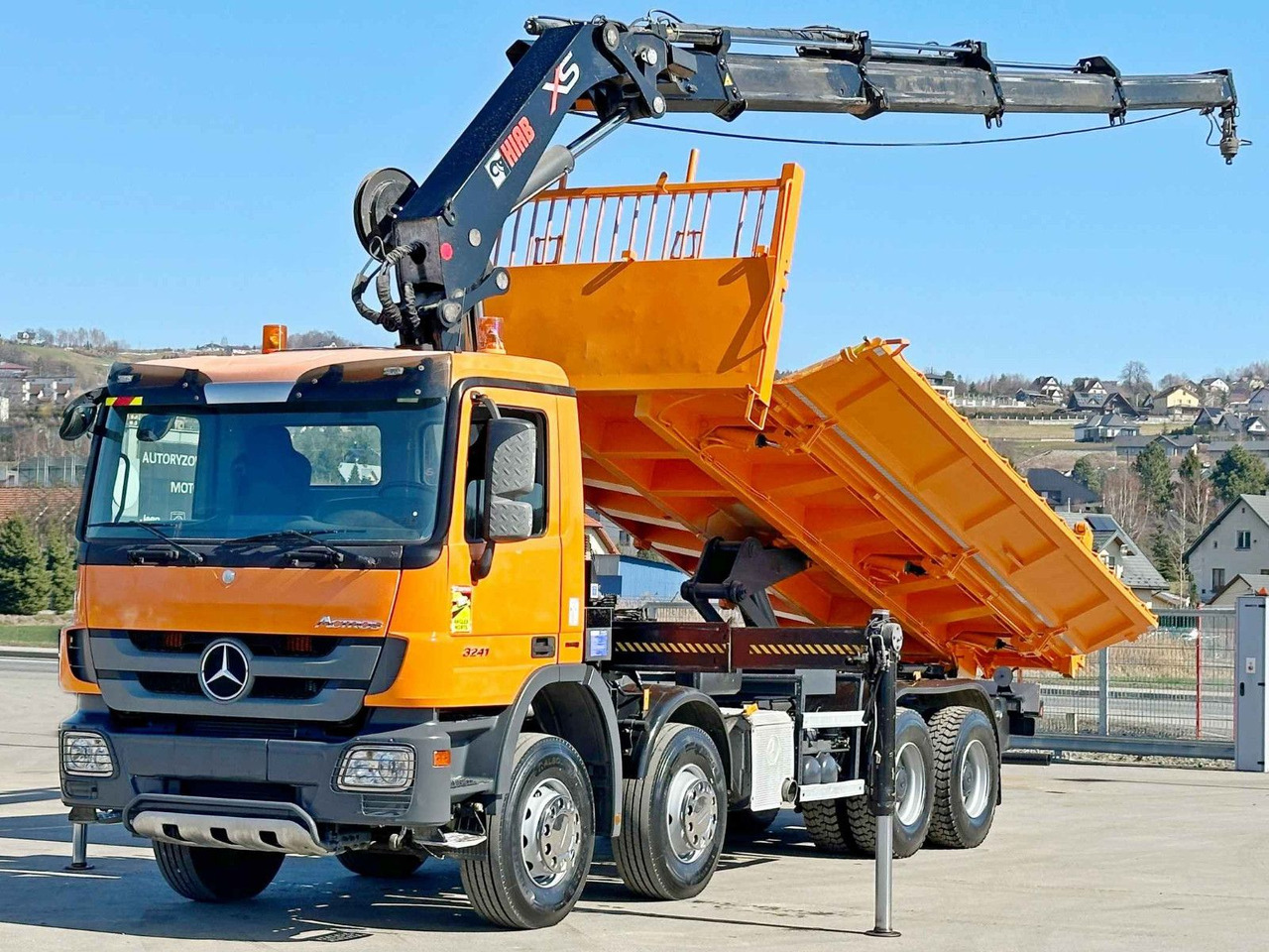 Mercedes-Benz ACTROS 3241 * HIAB 322 EP-4 HIDUO + FUNK / 8x4 - Camião basculante, Camião grua: foto 3 Mercedes-Benz ACTROS 3241 * HIAB 322 EP-4 HIDUO + FUNK / 8x4 - Camião basculante, Camião grua: foto 3