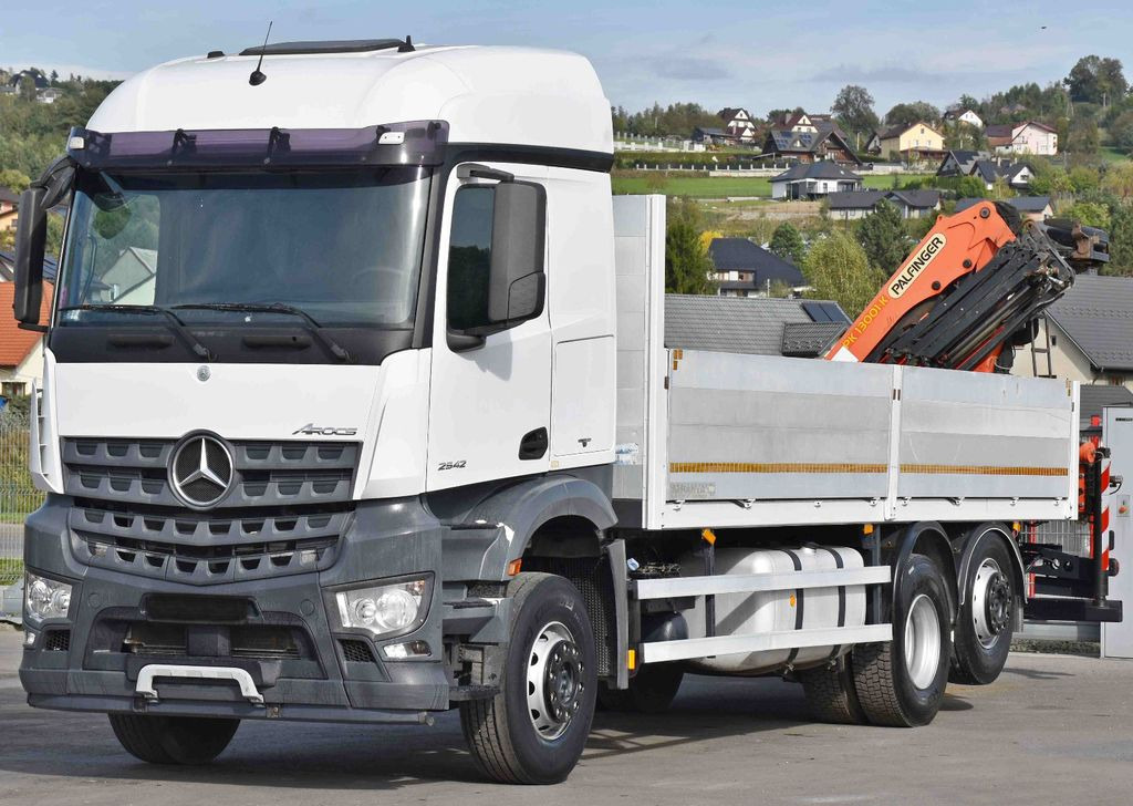 Mercedes-Benz AROCS 2542* PK 13001-K B* TOPZUSTAND - Camião grua, Camião de caixa aberta/ Plataforma: foto 4 Mercedes-Benz AROCS 2542* PK 13001-K B* TOPZUSTAND - Camião grua, Camião de caixa aberta/ Plataforma: foto 4