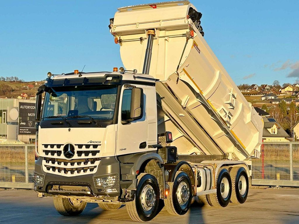 Mercedes-Benz AROCS 3248 * KIPPER * 8x4 * TOPZUSTAND - Camião basculante, Camião grua: foto 4 Mercedes-Benz AROCS 3248 * KIPPER * 8x4 * TOPZUSTAND - Camião basculante, Camião grua: foto 4