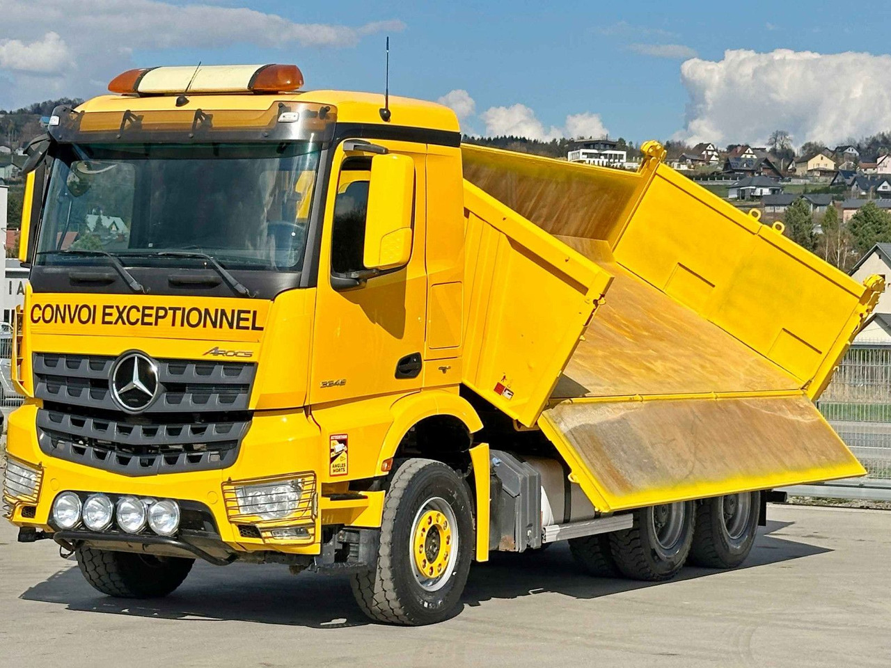 Mercedes-Benz AROCS 3348* KIPPER 5,20 + BORDMATIC / 6x4 - Camião basculante: foto 3 Mercedes-Benz AROCS 3348* KIPPER 5,20 + BORDMATIC / 6x4 - Camião basculante: foto 3