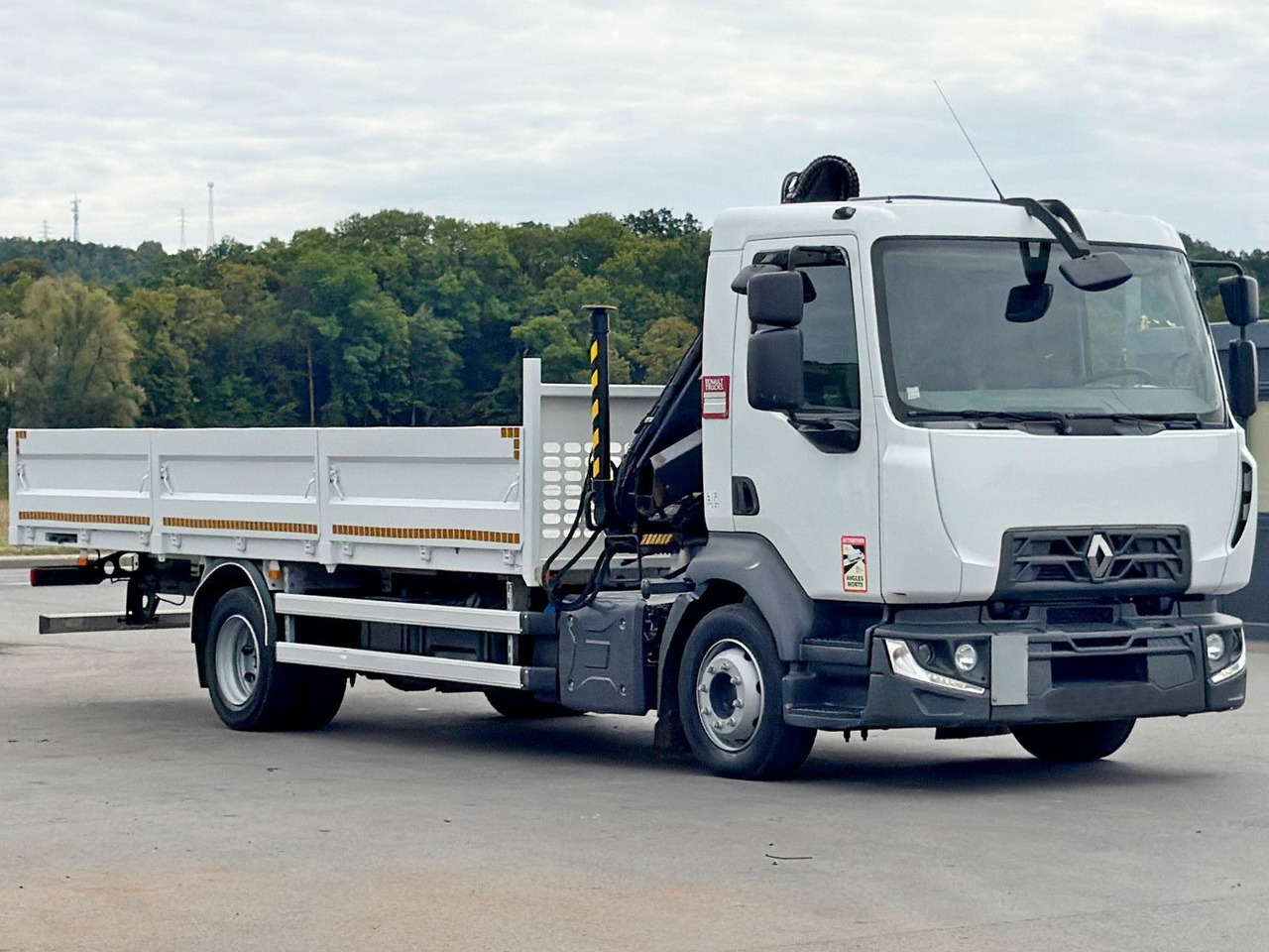 Renault D12.210 * HIAB 066 CL * TOPZUSTAND - Camião grua: foto 3 Renault D12.210 * HIAB 066 CL * TOPZUSTAND - Camião grua: foto 3