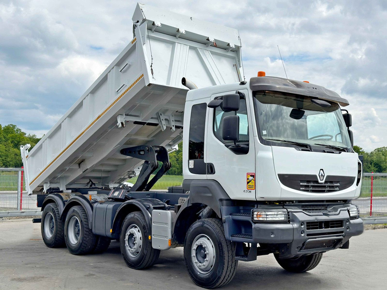 Renault KERAX 430 DXI * KIPPER 6,00 m / 8x4 * TOP - Camião basculante, Camião grua: foto 3 Renault KERAX 430 DXI * KIPPER 6,00 m / 8x4 * TOP - Camião basculante, Camião grua: foto 3