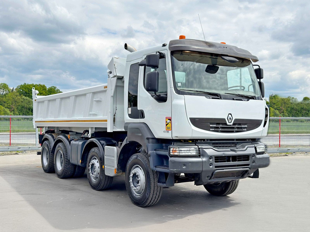 Renault KERAX 430 DXI * KIPPER 6,00 m / 8x4 * TOP - Camião basculante, Camião grua: foto 1 Renault KERAX 430 DXI * KIPPER 6,00 m / 8x4 * TOP - Camião basculante, Camião grua: foto 1