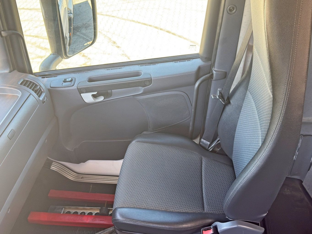 Camião basculante Scania G 420 * KIPPER * 8x4 * TOPZUSTAND: foto 9 Camião basculante Scania G 420 * KIPPER * 8x4 * TOPZUSTAND: foto 9