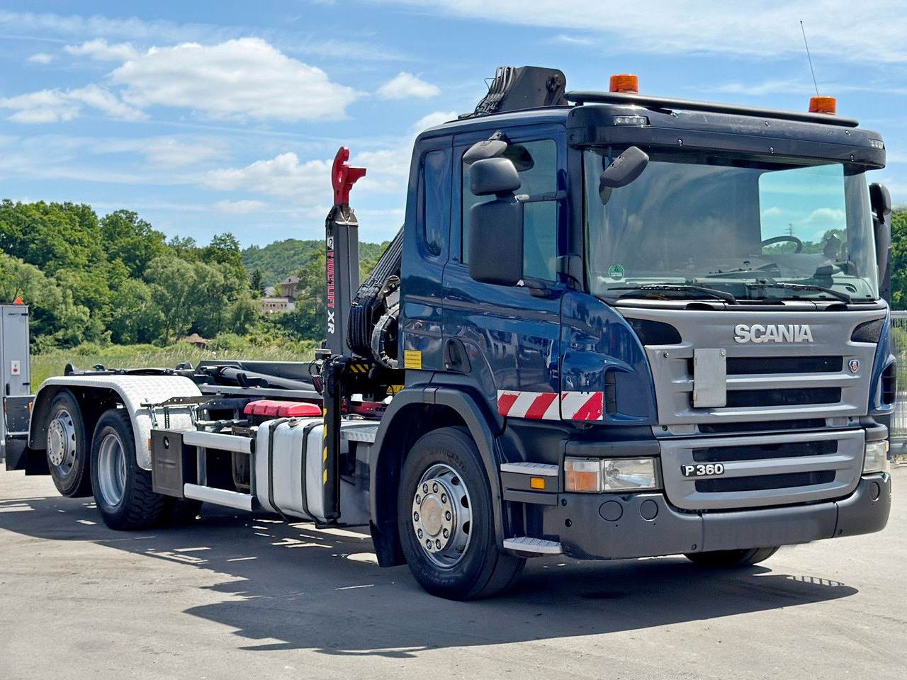 Scania P 360 * ABROLLKIPPER * HIAB 111 BS -2 HIDUO/FUNK - Camião polibenne, Camião grua: foto 3 Scania P 360 * ABROLLKIPPER * HIAB 111 BS -2 HIDUO/FUNK - Camião polibenne, Camião grua: foto 3