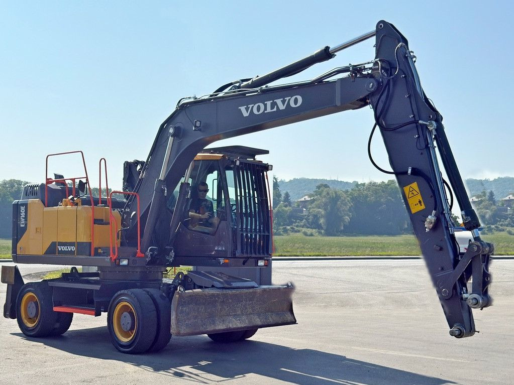 Volvo EW 160 E* Umschlagbagger * TOPZUSTAND - Escavadeira de rodas: foto 4 Volvo EW 160 E* Umschlagbagger * TOPZUSTAND - Escavadeira de rodas: foto 4