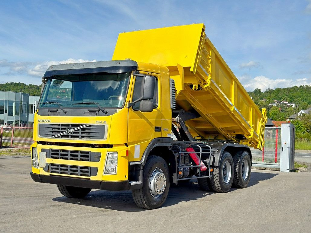 Volvo FM 370 Kipper 6,20 m + BORDMATIC / 8x4 Volvo FM 12 340 Kipper 5,05 m + BORDMATIC / 6x4 - Camião basculante, Camião grua: foto 2 Volvo FM 370 Kipper 6,20 m + BORDMATIC / 8x4 Volvo FM 12 340 Kipper 5,05 m + BORDMATIC / 6x4 - Camião basculante, Camião grua: foto 2