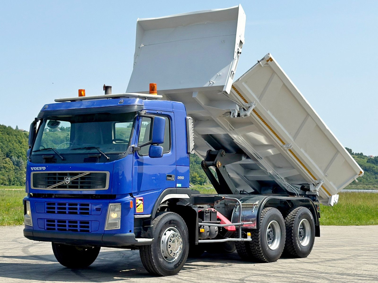 Volvo FM 380 Kipper 5,20 m + BORDMATIC / 6x4 - Camião basculante, Camião grua: foto 3 Volvo FM 380 Kipper 5,20 m + BORDMATIC / 6x4 - Camião basculante, Camião grua: foto 3