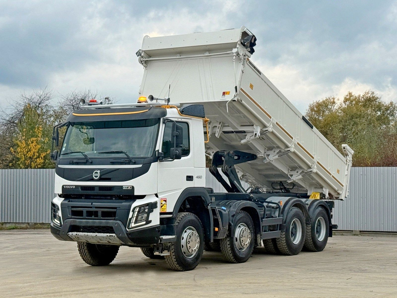 Volvo FMX 460 Kipper * BORDMATIC * 8x4 * TOPZUSTAND - Camião basculante: foto 4 Volvo FMX 460 Kipper * BORDMATIC * 8x4 * TOPZUSTAND - Camião basculante: foto 4
