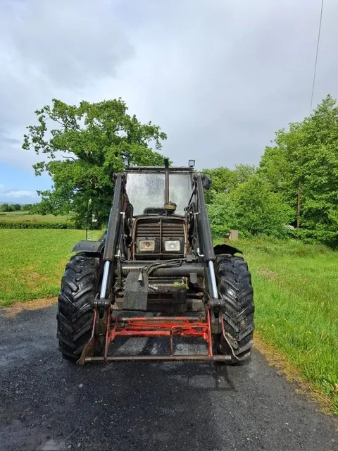 Massey Ferguson 399 c/w Loader - Trator: foto 3 Massey Ferguson 399 c/w Loader - Trator: foto 3
