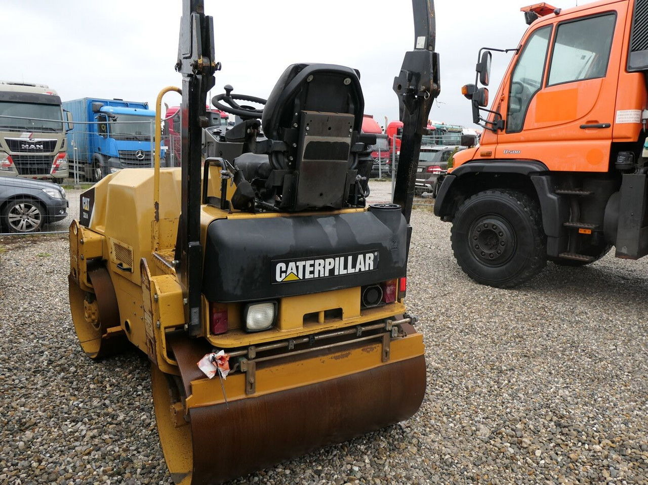 Caterpillar CB24 XT - Compactador de asfalto: foto 3 Caterpillar CB24 XT - Compactador de asfalto: foto 3