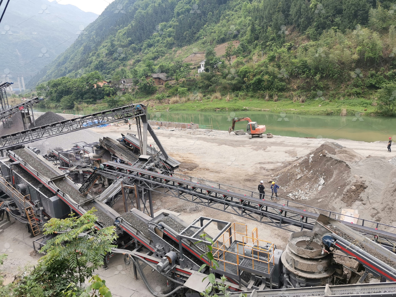 LIMING NK series mobile crusher - Britadeira móvel: foto 2 LIMING NK series mobile crusher - Britadeira móvel: foto 2