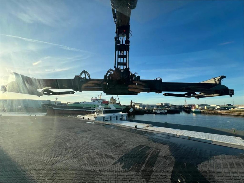 Kalmar DRG450-75S6HCXS - Reachstacker porta contentores: foto 3 Kalmar DRG450-75S6HCXS - Reachstacker porta contentores: foto 3