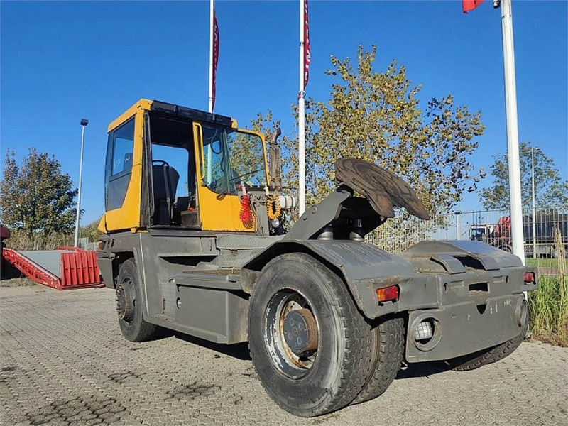 Terberg RT222 4x4 - Tractor de terminal: foto 5 Terberg RT222 4x4 - Tractor de terminal: foto 5
