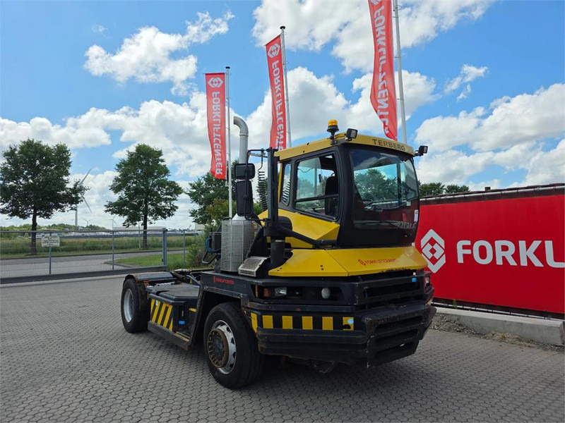 Terberg RT222 4x4 - Tractor de terminal: foto 1 Terberg RT222 4x4 - Tractor de terminal: foto 1