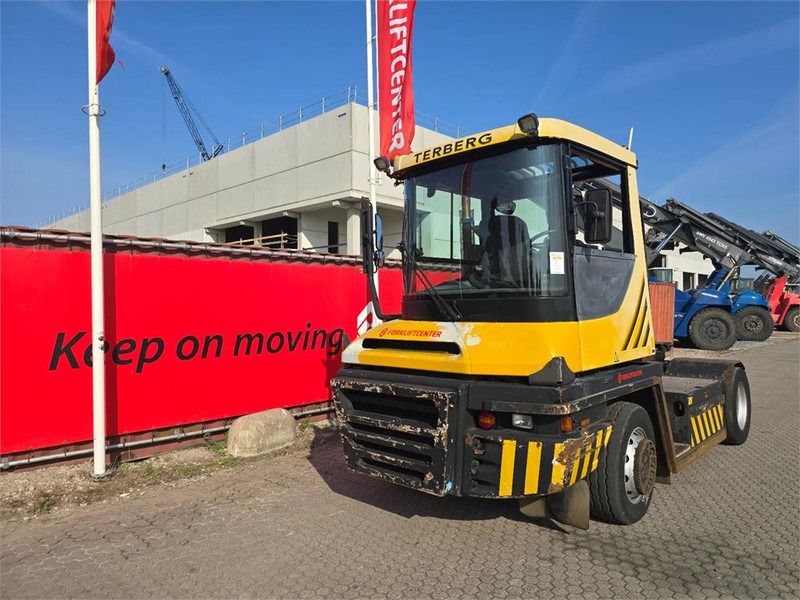 Terberg RT223 4x4 - Tractor de terminal: foto 2 Terberg RT223 4x4 - Tractor de terminal: foto 2
