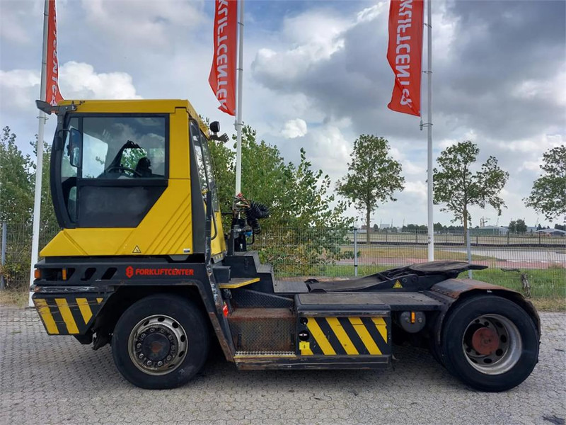 Terberg RT282 4x4 - Tractor de terminal: foto 4 Terberg RT282 4x4 - Tractor de terminal: foto 4