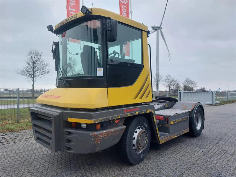 Terberg RT323 4x4 - Tractor de terminal: foto 2 Terberg RT323 4x4 - Tractor de terminal: foto 2