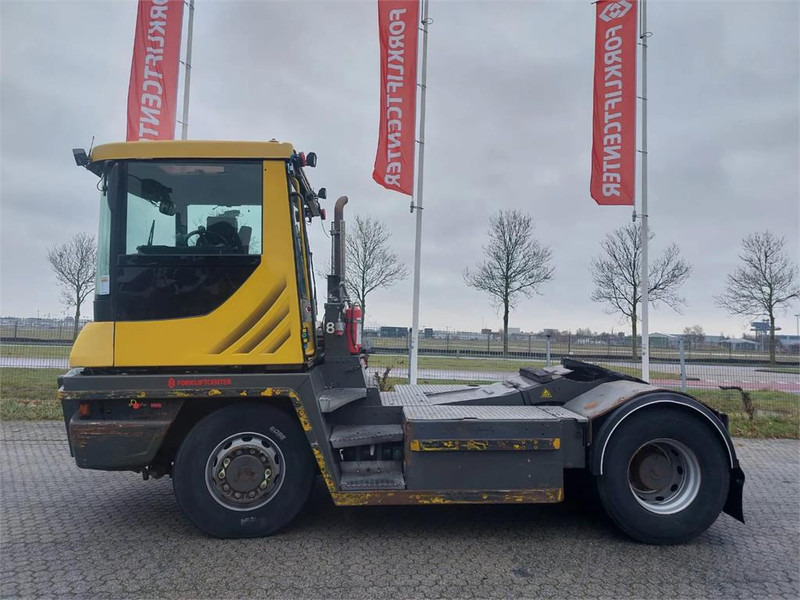 Terberg RT323 4x4 - Tractor de terminal: foto 4 Terberg RT323 4x4 - Tractor de terminal: foto 4