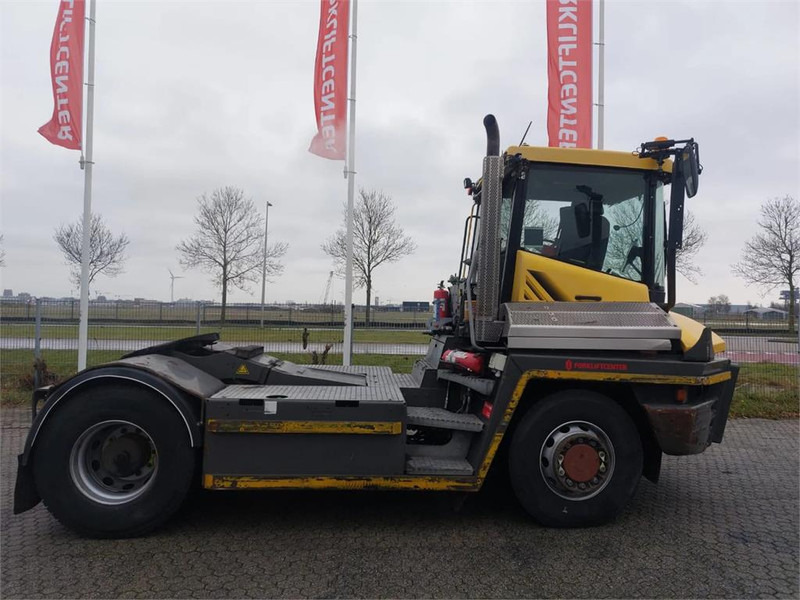 Terberg RT323 4x4 - Tractor de terminal: foto 3 Terberg RT323 4x4 - Tractor de terminal: foto 3