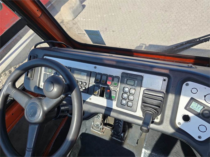 Tractor de terminal Terberg YT182: foto 18