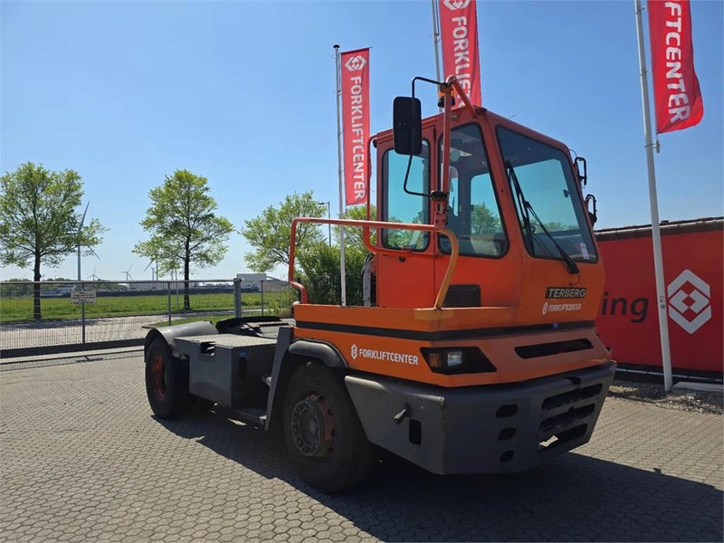 Terberg YT182 - Tractor de terminal: foto 1 Terberg YT182 - Tractor de terminal: foto 1