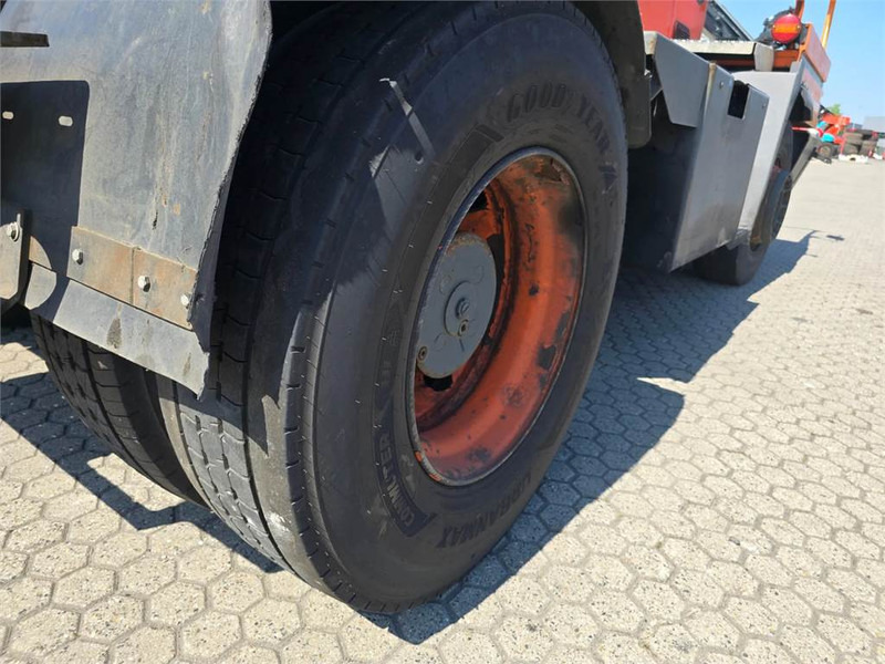Tractor de terminal Terberg YT182: foto 14