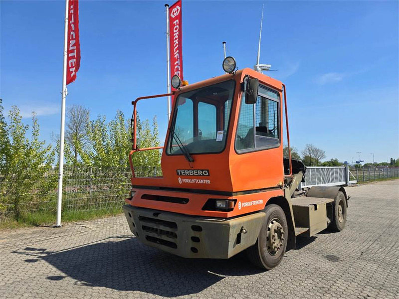 Terberg YT182 - Tractor de terminal: foto 2 Terberg YT182 - Tractor de terminal: foto 2