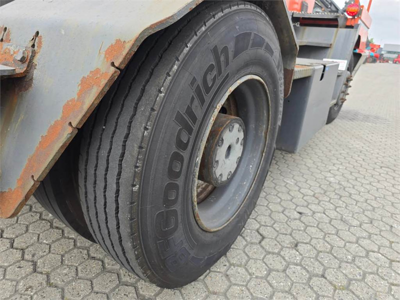 Tractor de terminal Terberg YT182: foto 14
