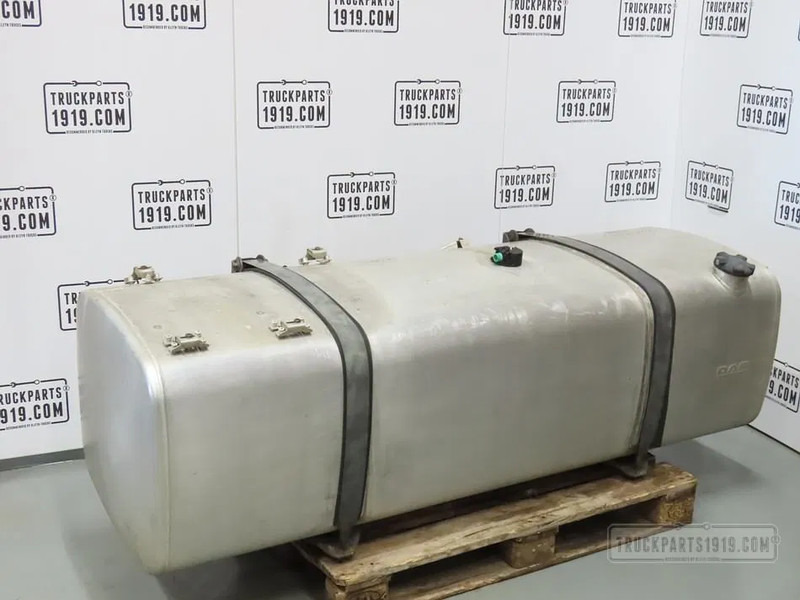 DAF 1945569 Brandstoftank + steunen 690L - Tanque de combustível para Camião: foto 1 DAF 1945569 Brandstoftank + steunen 690L - Tanque de combustível para Camião: foto 1
