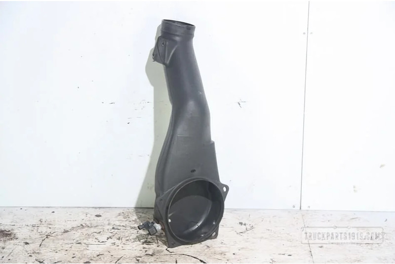 Iveco Body & Chassis Parts lucht filter buis - Sistema de admissão de ar para Camião: foto 1 Iveco Body & Chassis Parts lucht filter buis - Sistema de admissão de ar para Camião: foto 1