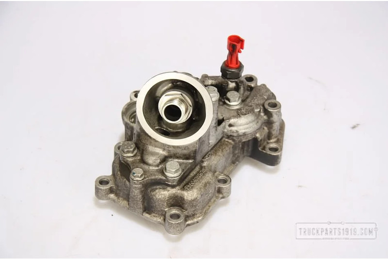 Iveco Engines & Parts Oliekoeler Iveco - Radiador de óleo para Camião: foto 2 Iveco Engines & Parts Oliekoeler Iveco - Radiador de óleo para Camião: foto 2