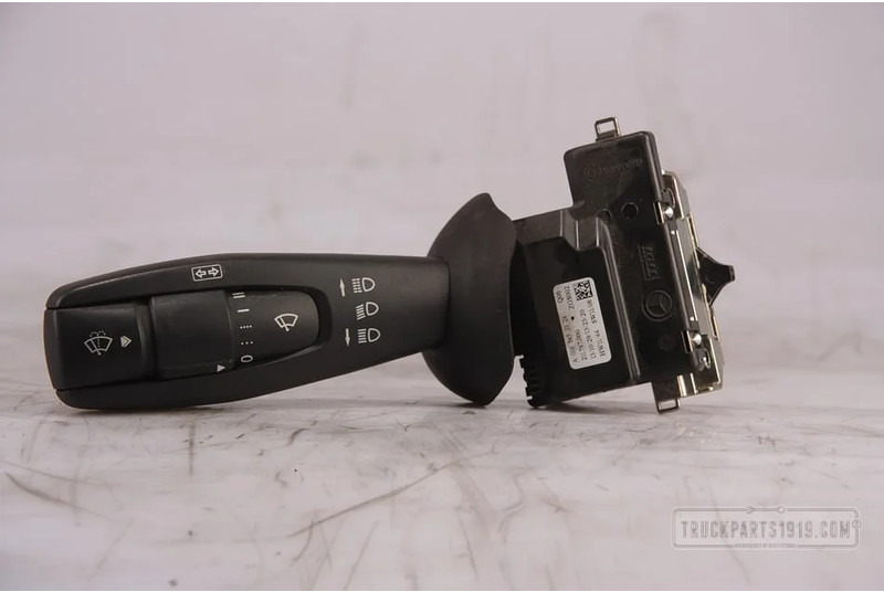 Mercedes-Benz Electrical System Stuurkolom schak. wissers MB M - Comutador de coluna de direção para Camião: foto 1 Mercedes-Benz Electrical System Stuurkolom schak. wissers MB M - Comutador de coluna de direção para Camião: foto 1