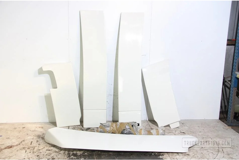 Volvo Body & Chassis Parts Spoiler set Volvo FH GlobXL no - Aerodinâmica/ Aerofólio para Camião: foto 1 Volvo Body & Chassis Parts Spoiler set Volvo FH GlobXL no - Aerodinâmica/ Aerofólio para Camião: foto 1